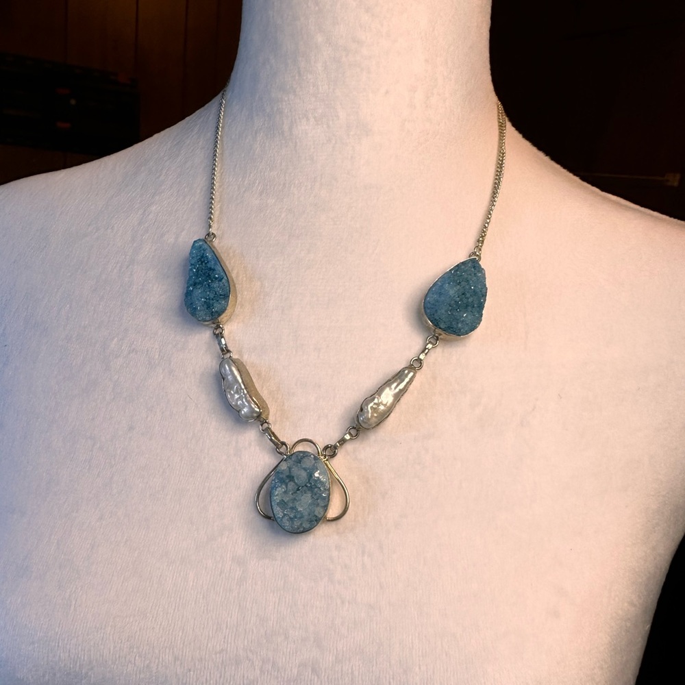 Druzy Turquoise and Pearl Costume Necklace 11” NWOT